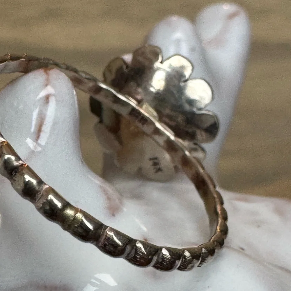 14KW&YG Charming Daisy Ring